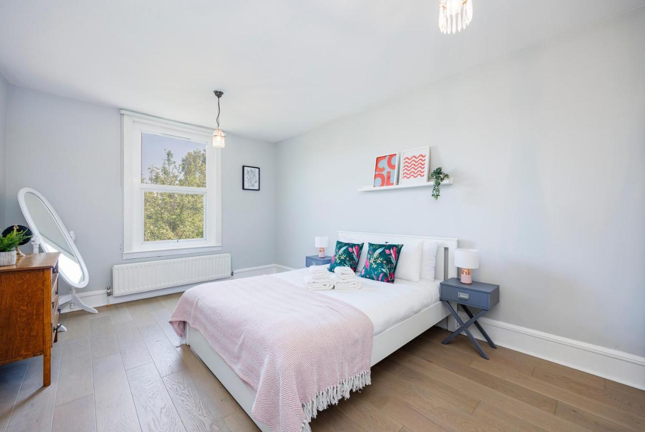 Welcomestay Colliers Wood Two Bed Apartment - Home Away From Home Londra Dış mekan fotoğraf
