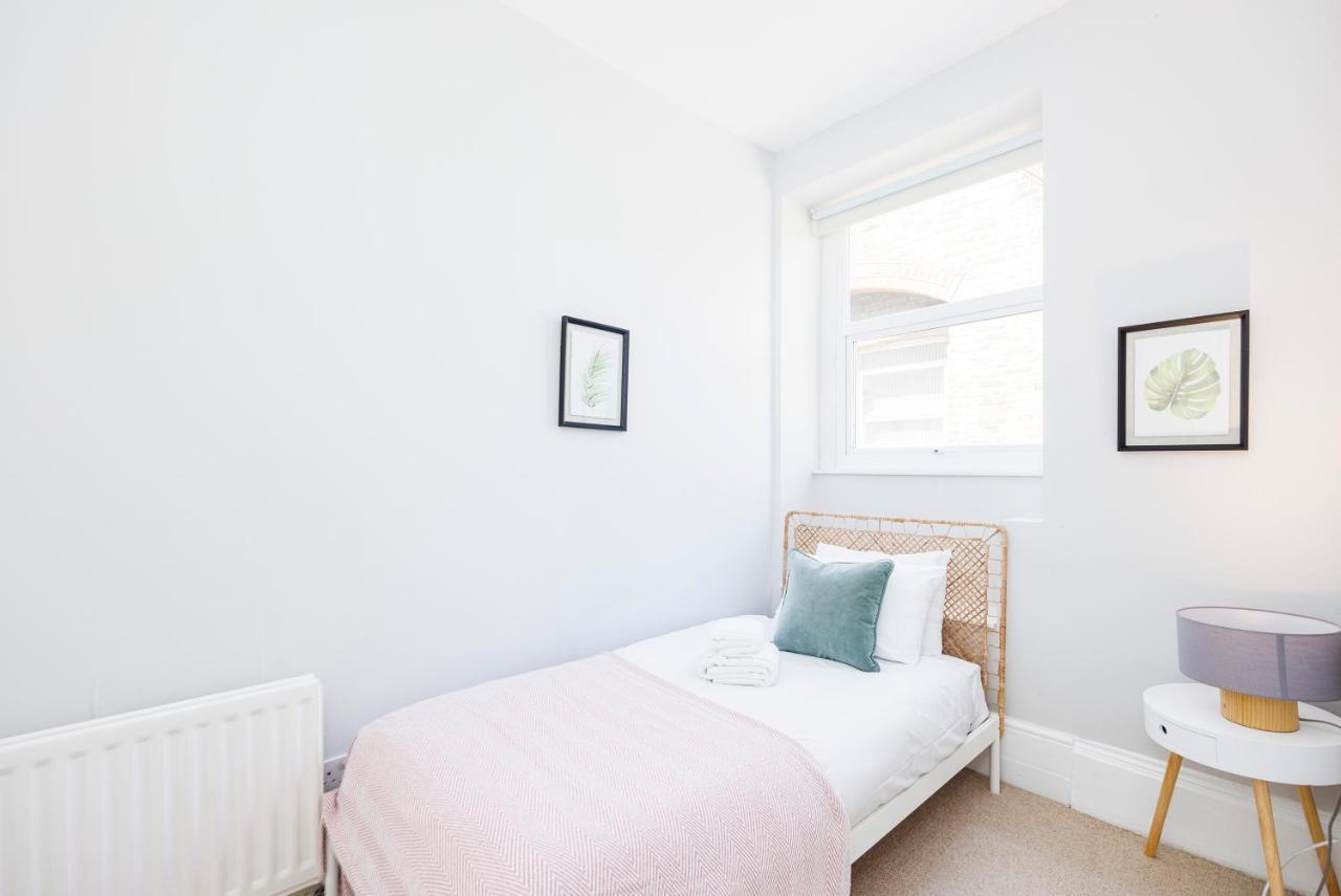 Welcomestay Colliers Wood Two Bed Apartment - Home Away From Home Londra Dış mekan fotoğraf