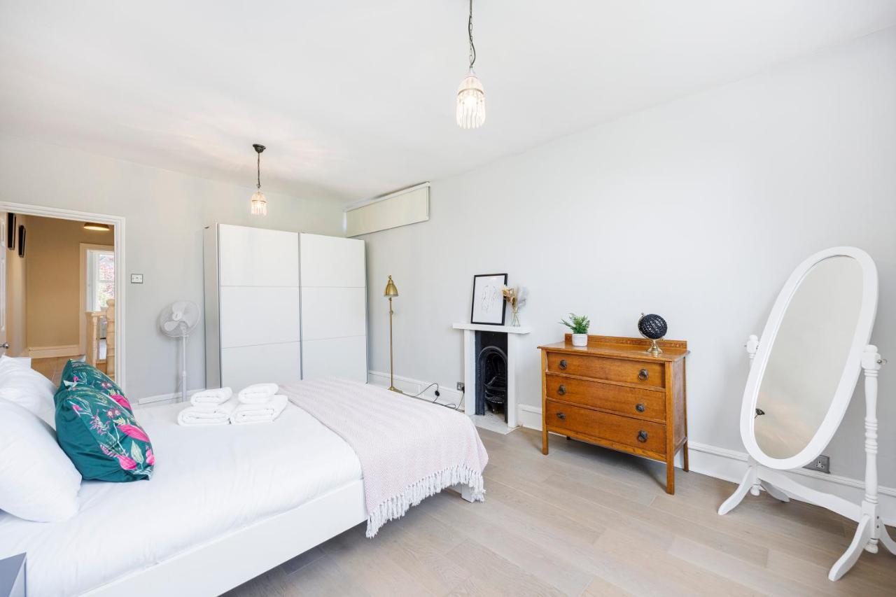 Welcomestay Colliers Wood Two Bed Apartment - Home Away From Home Londra Dış mekan fotoğraf