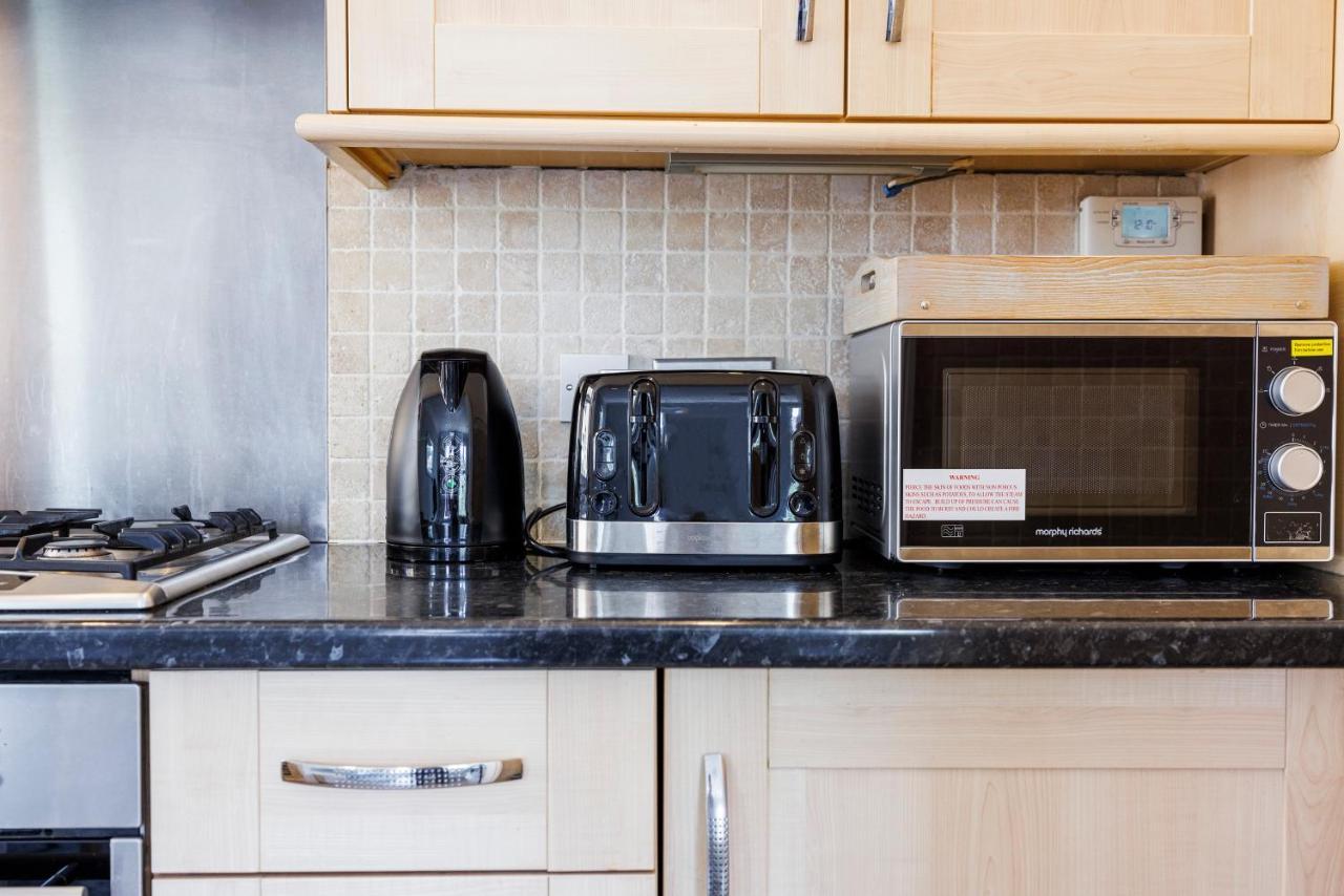 Welcomestay Colliers Wood Two Bed Apartment - Home Away From Home Londra Dış mekan fotoğraf